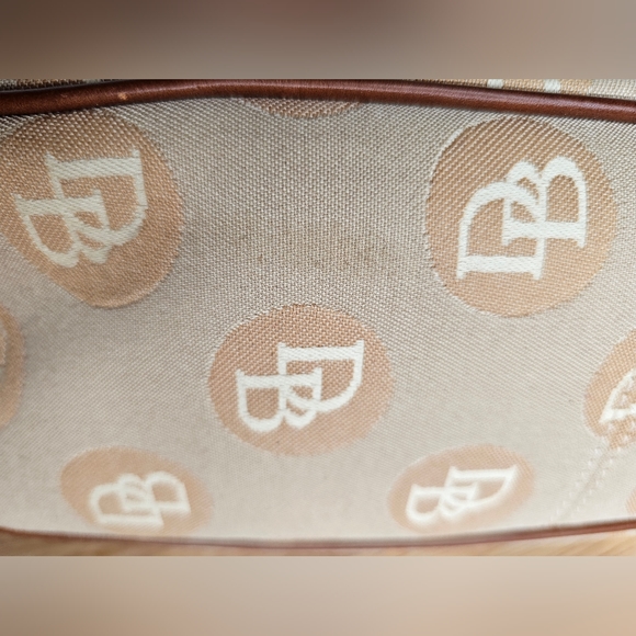Dooney & Bourke Signature Hobo - Picture 4 of 13